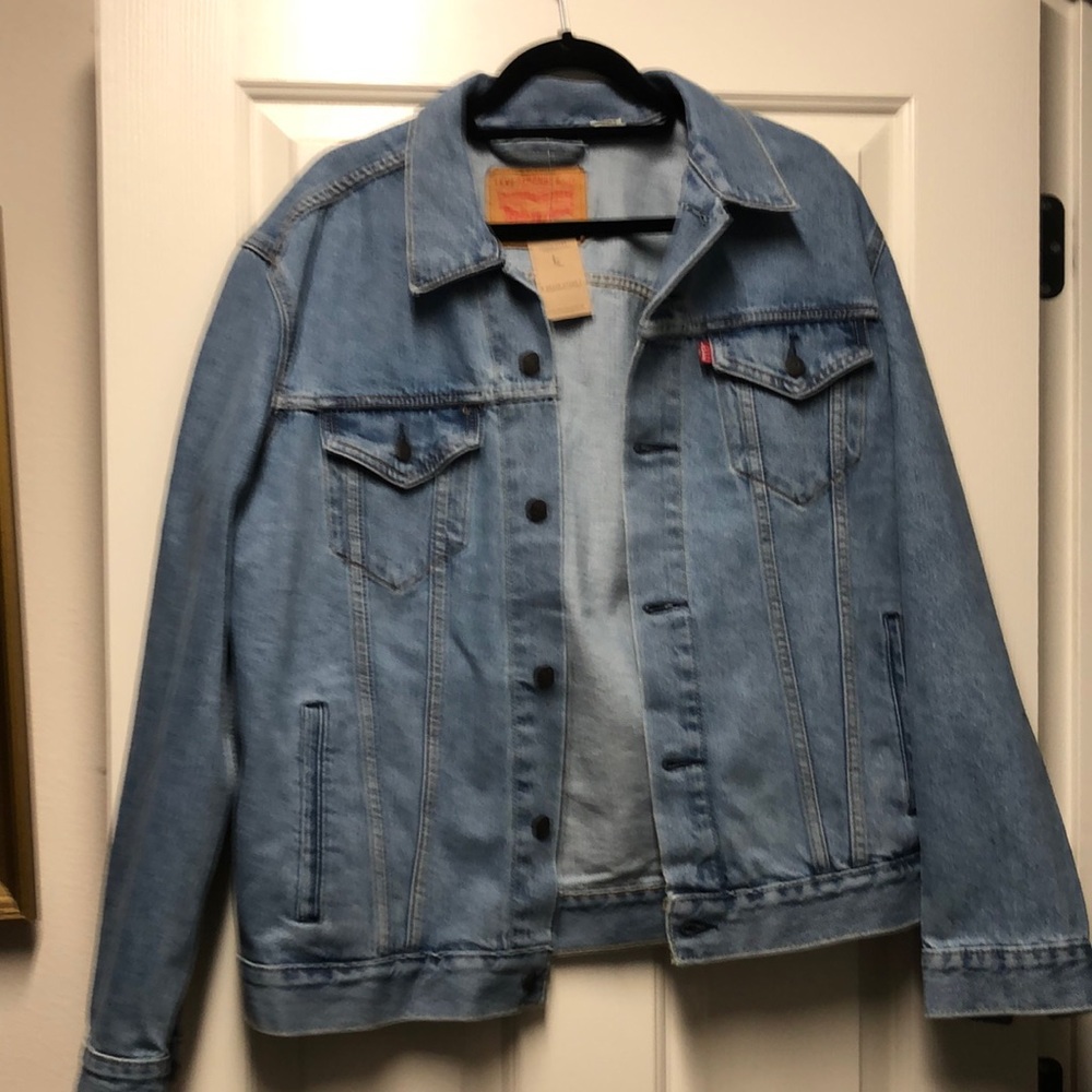 NWT Levis Light Stonewash Denim Jean Trucker Jacket